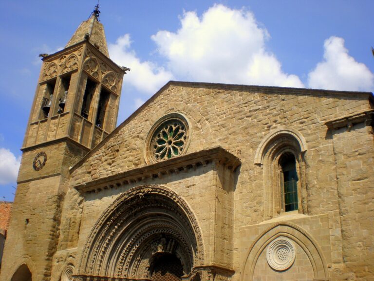 Tourism in Catalonia: The Church of Santa Maria (in Agramunt)